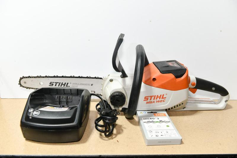   Electric 12" Chainsaw w/new chain  MSA140C