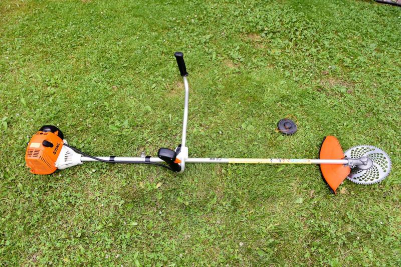  Brush, Weed & Grass Trimmer - Bike Handle FS 90