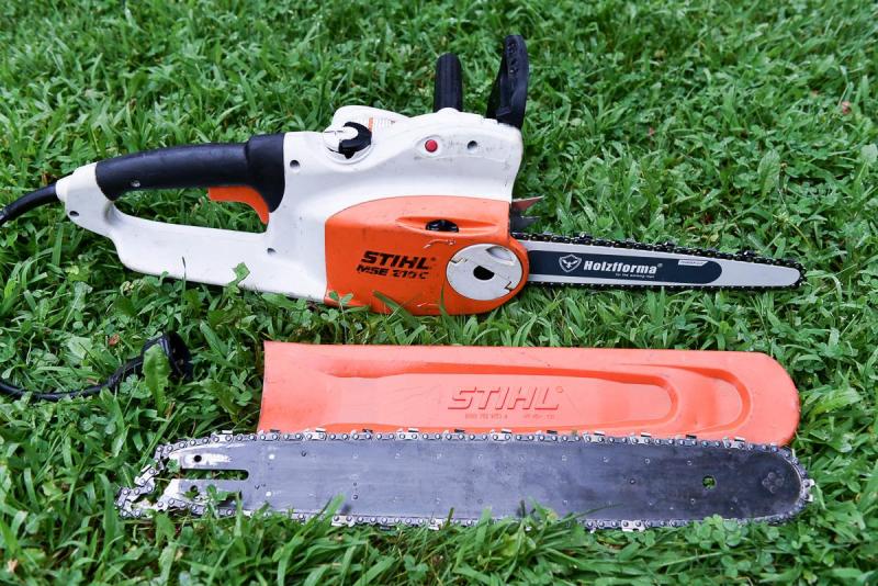  120 Volt Electric Chainsaw - 18" firewood bar & 12" carving Bar MSE210C