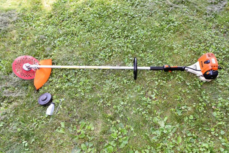   Brush - Grass - Weed Cutter / Trimmer FS90